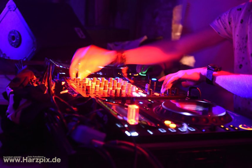 Allways Thirty3 / Golden Circle