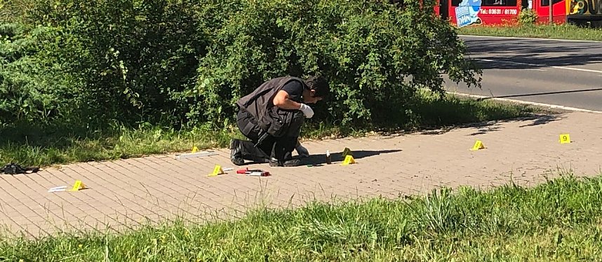 Beamte der Spurensicherung bei der Arbeit