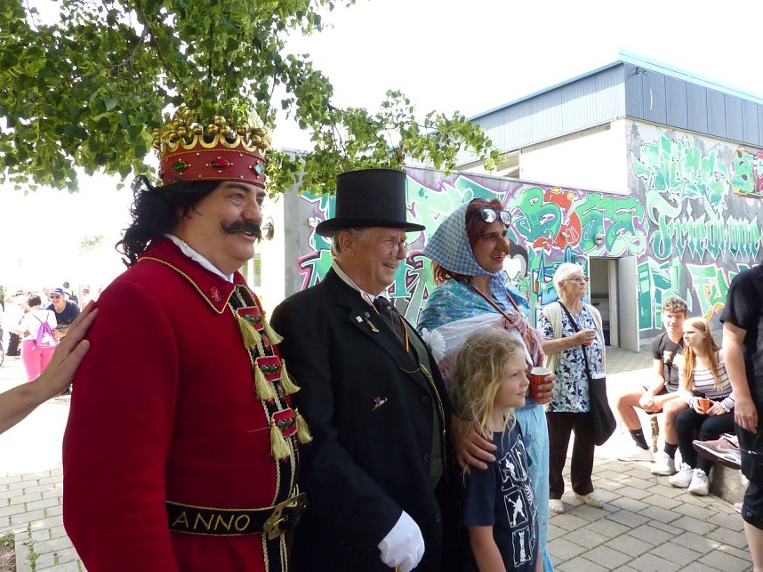 Zwei Feste auf "einen Streich"