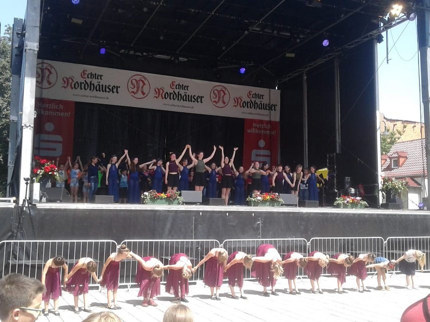 We love to entertain you