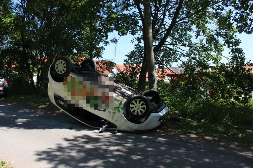 Lieferauto &uuml;berschlug sich