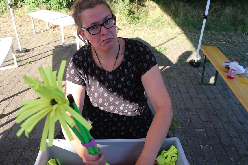 Entspannt verr&uuml;ckt - Barfu&szlig; mit Fl&uuml;geln, beim Zappelini Zelt hat man sich am Wochenende auf das gro&szlig;e Finale eingestimmt