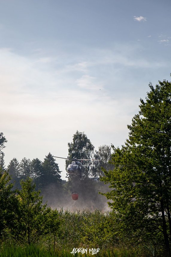 Polizeihubschrauber unterst&uuml;tzt Feuerwehren