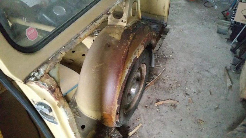 Liebevoll wieder hergerichtet: der alte Trabant 601, alias "H&ouml;rbi"