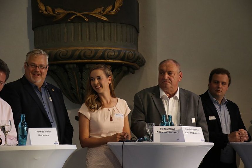 Podiumsdiskussion in der Altendorfer Kirche