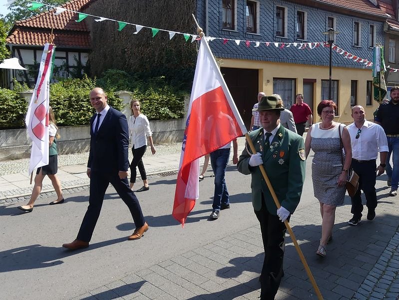 Gro&szlig;er Umzug zum Ellricher Sch&uuml;tzenfest