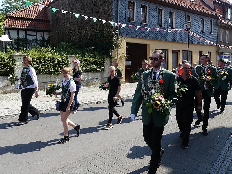 Gro&szlig;er Umzug zum Ellricher Sch&uuml;tzenfest