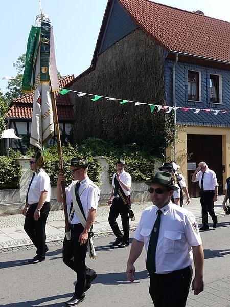 Gro&szlig;er Umzug zum Ellricher Sch&uuml;tzenfest