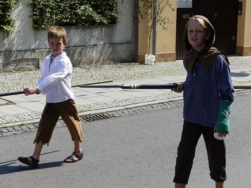 Gro&szlig;er Umzug zum Ellricher Sch&uuml;tzenfest