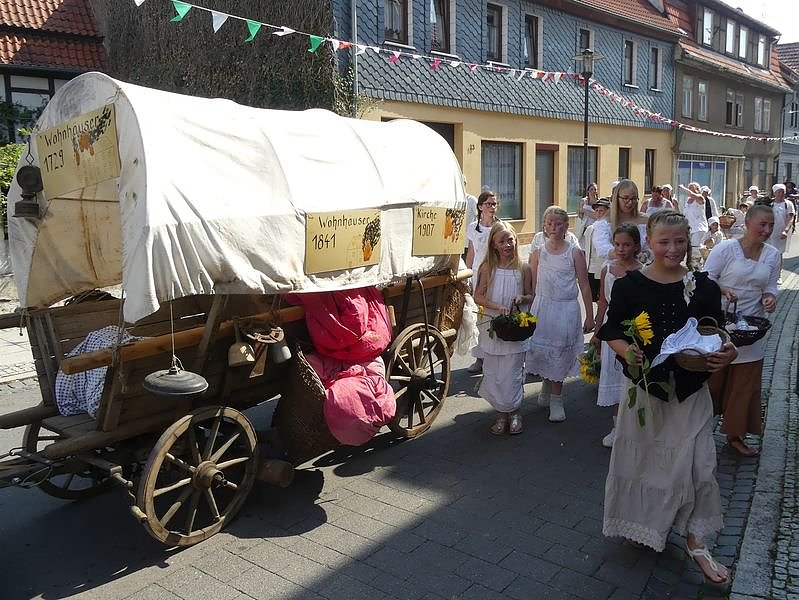 Gro&szlig;er Umzug zum Ellricher Sch&uuml;tzenfest