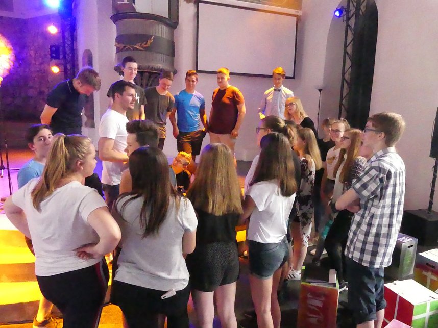 Jugendreferent Simon Roppel in der Jugendkirche - immer mittendrin