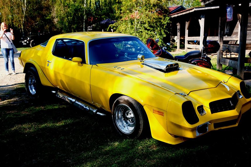 US-Cars in der Westernstadt