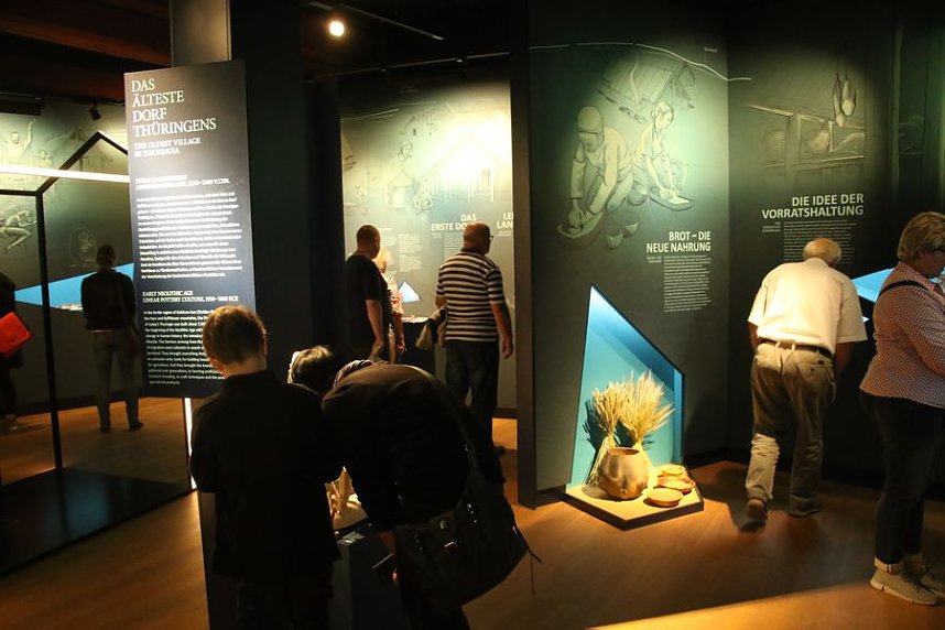 Arch&auml;ologie zum Anfassen beim Heringer Schlossfest