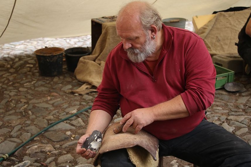 Arch&auml;ologie zum Anfassen beim Heringer Schlossfest