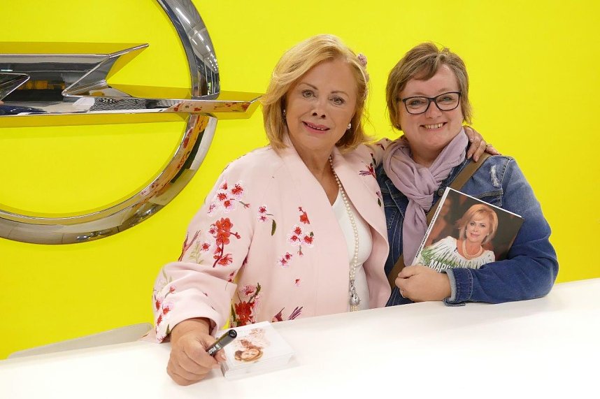 Marijke Amado begeisterte im Autohaus Peter mit lecker Abend