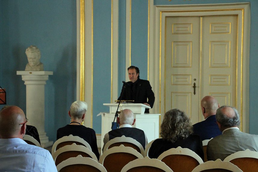 Bemerkenswerte Ausstellung er&ouml;ffnet