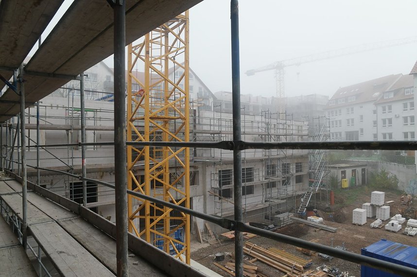 Baustelle Humboldt-Gymnasium: Blick vom "Anbau" auf das "neue alte" Geb&auml;ude