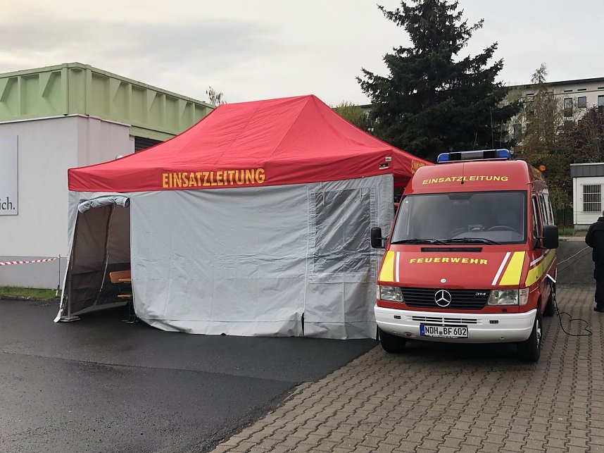 Sammelpunkt der Rettungskr&auml;fte in Nordhausen Ost