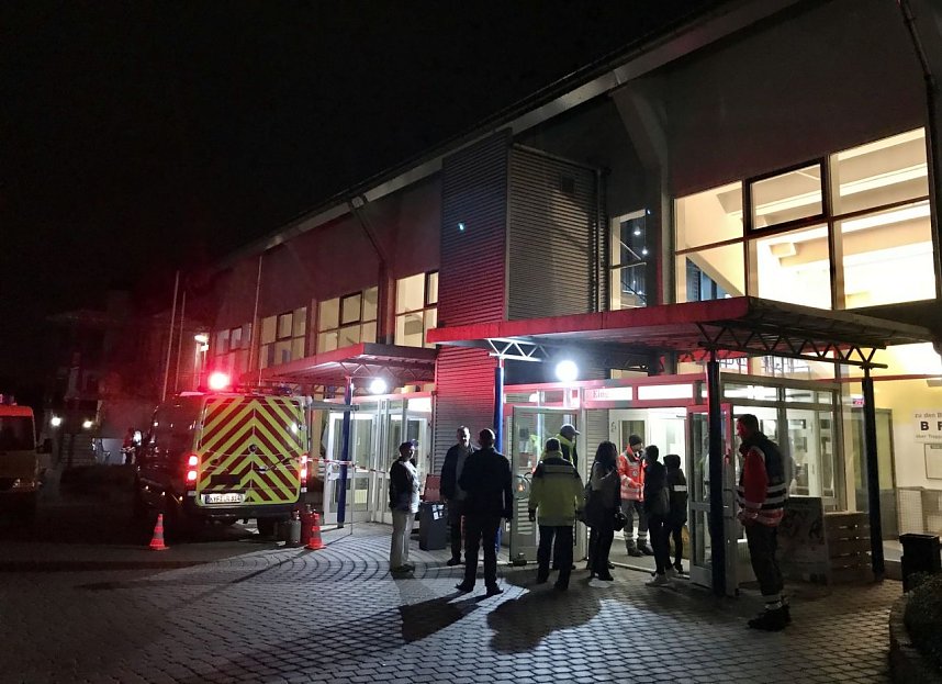 Landrat Matthias Jendricke bedankt sich bei allen Helfern