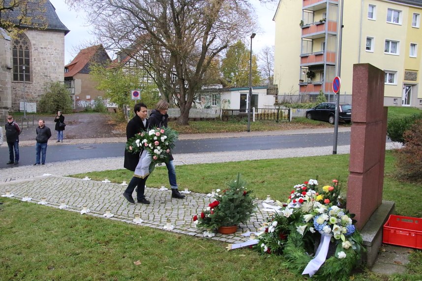 Kranzniederlegung und Gedenken zur Reichspogromnacht vor 81 Jahren