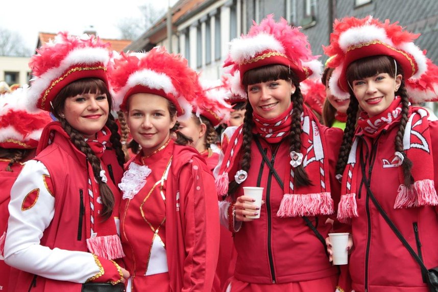 Karnevalsstart in Ellrich vor dem Rathaus. 