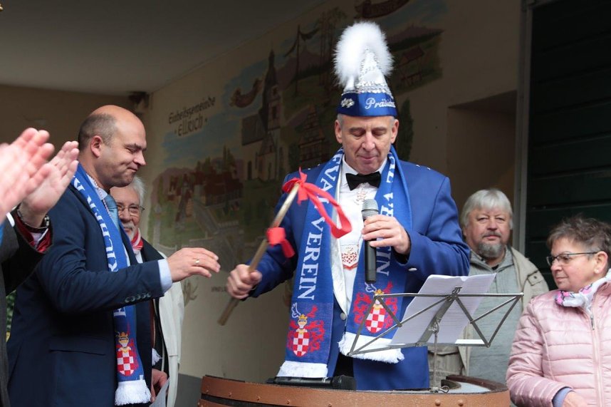 Karnevalsstart in Ellrich vor dem Rathaus. 