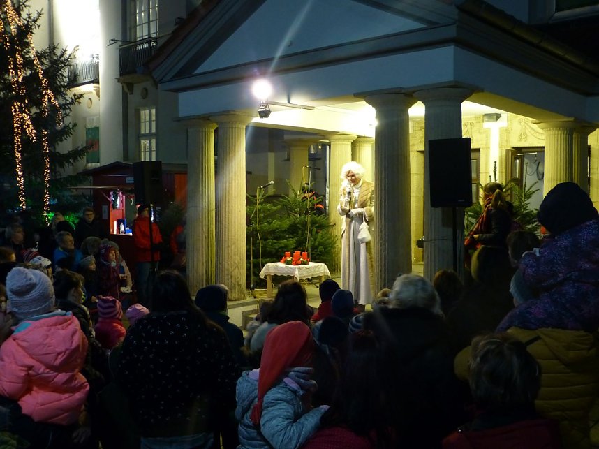 4. T&uuml;rchen am Theater-Adventskalender