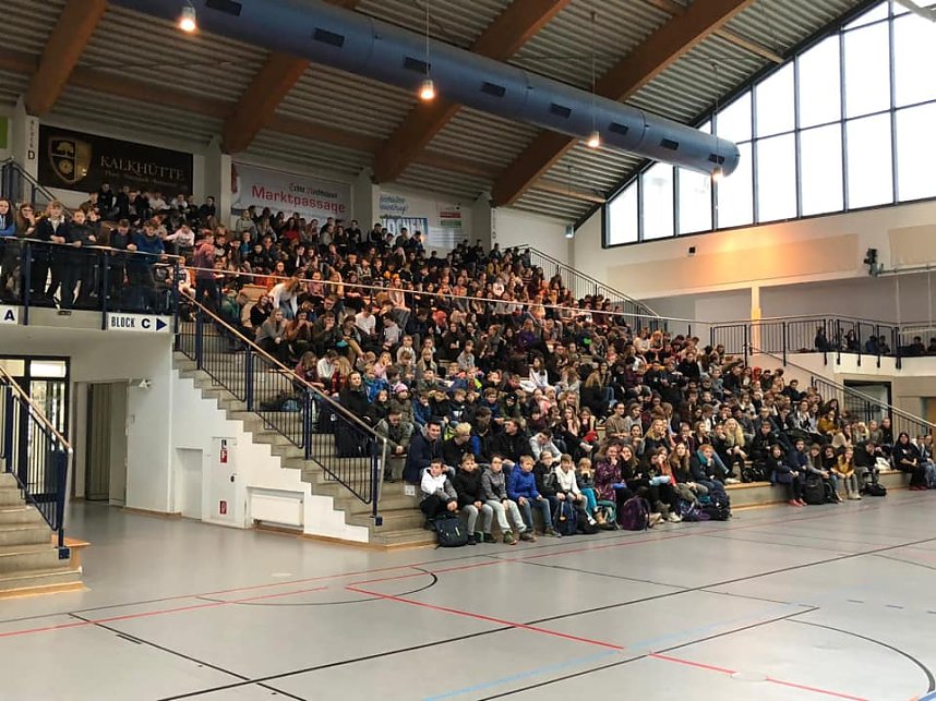 Herder-Gymnasium ehrte Sportlerinnen, Sportler und &Uuml;bungsleiter