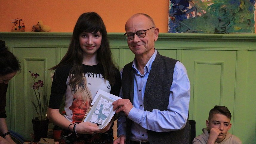 Geschichtenerz&auml;hler im Familienzentrum ausgezeichnet