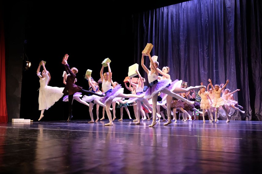 Tanzstudio Radeva im Theater