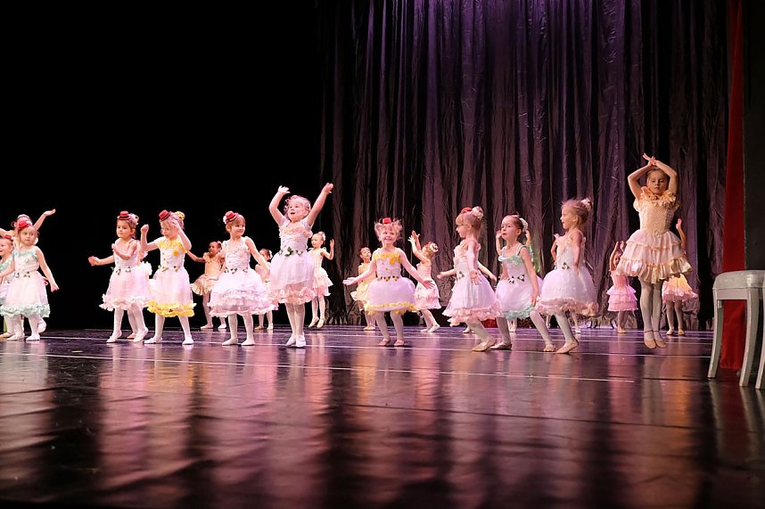 Tanzstudio Radeva im Theater