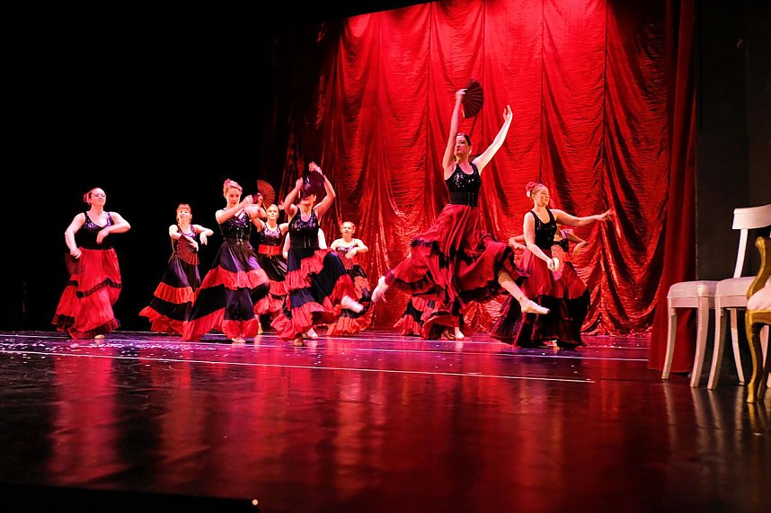 Tanzstudio Radeva im Theater