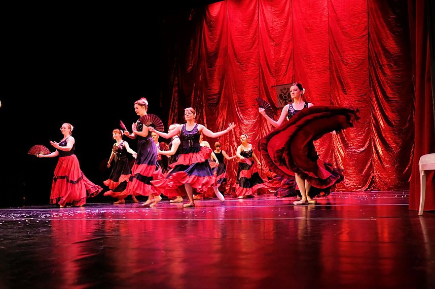 Tanzstudio Radeva im Theater