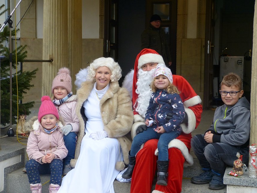 Hinter dem 24. Fenstert&uuml;rchen verbarg sich heute morgen der Weihnachtsmann h&ouml;chstpers&ouml;nlich
