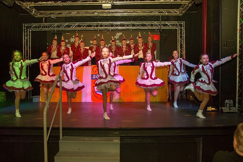 Salzaer N&auml;rrinnen und Narren feierten im Jugendclubhaus