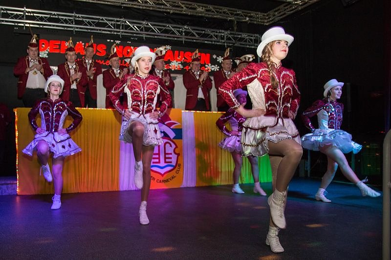 Salzaer N&auml;rrinnen und Narren feierten im Jugendclubhaus