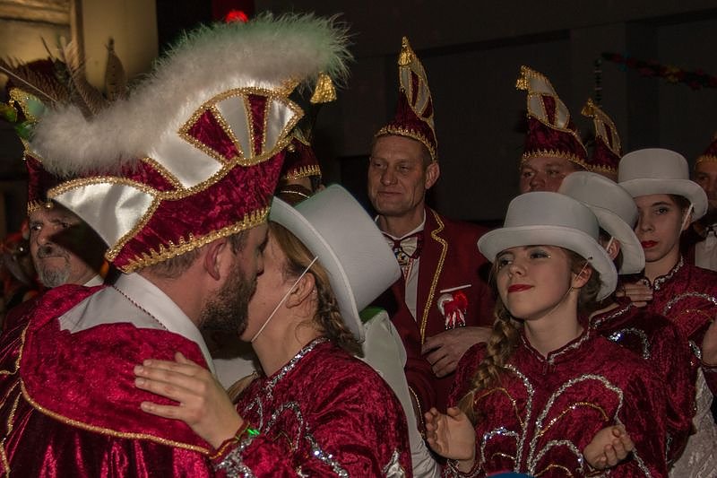 Salzaer N&auml;rrinnen und Narren feierten im Jugendclubhaus