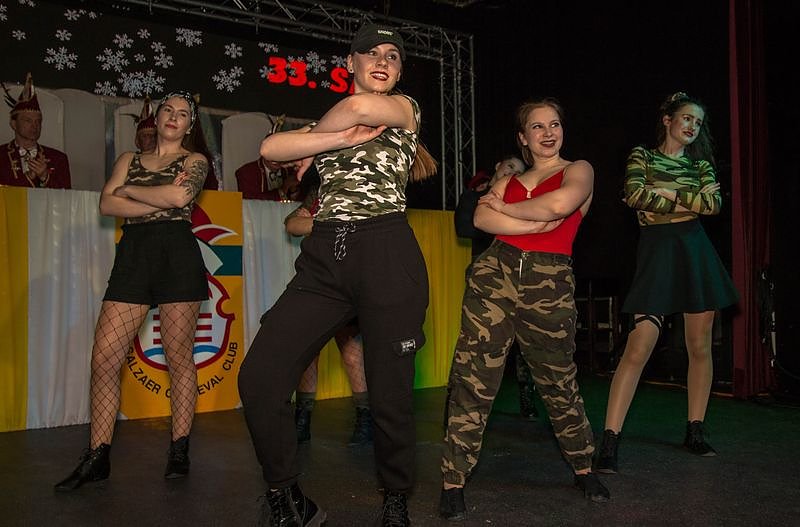 Salzaer N&auml;rrinnen und Narren feierten im Jugendclubhaus