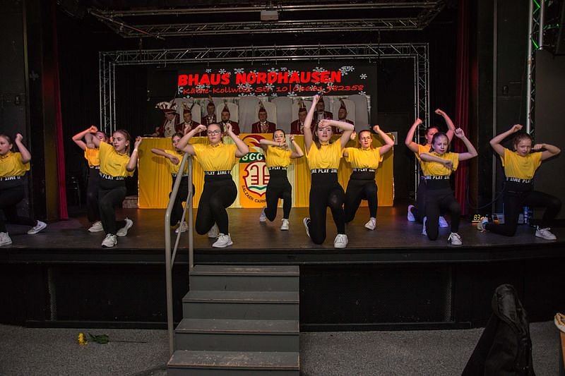 Salzaer N&auml;rrinnen und Narren feierten im Jugendclubhaus