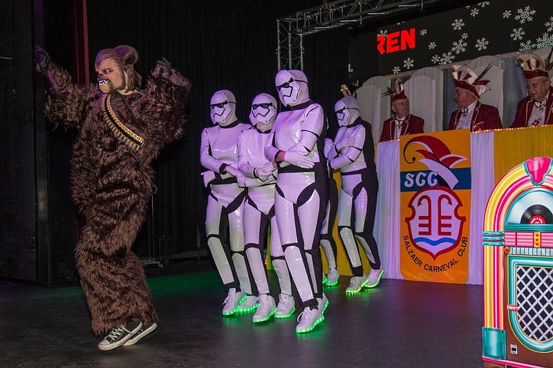 Salzaer N&auml;rrinnen und Narren feierten im Jugendclubhaus