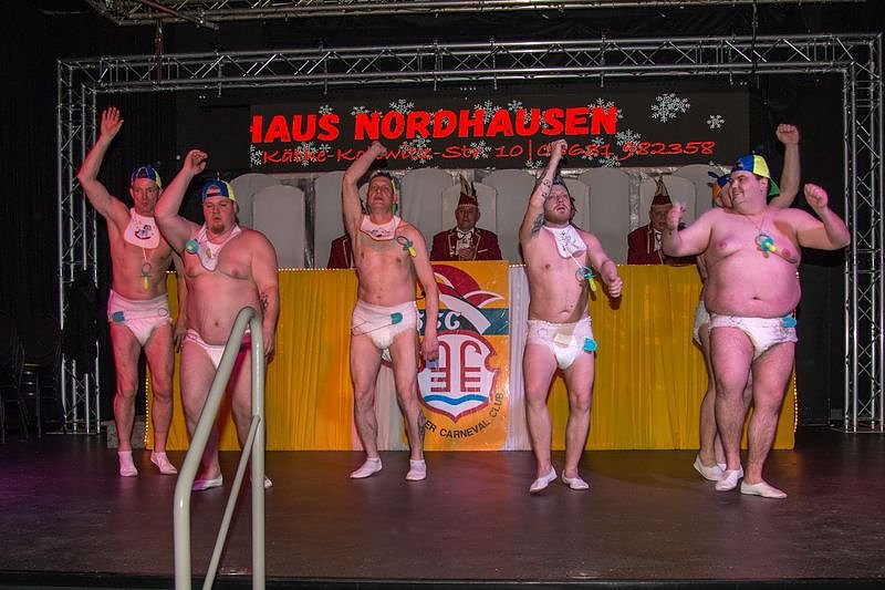 Salzaer N&auml;rrinnen und Narren feierten im Jugendclubhaus