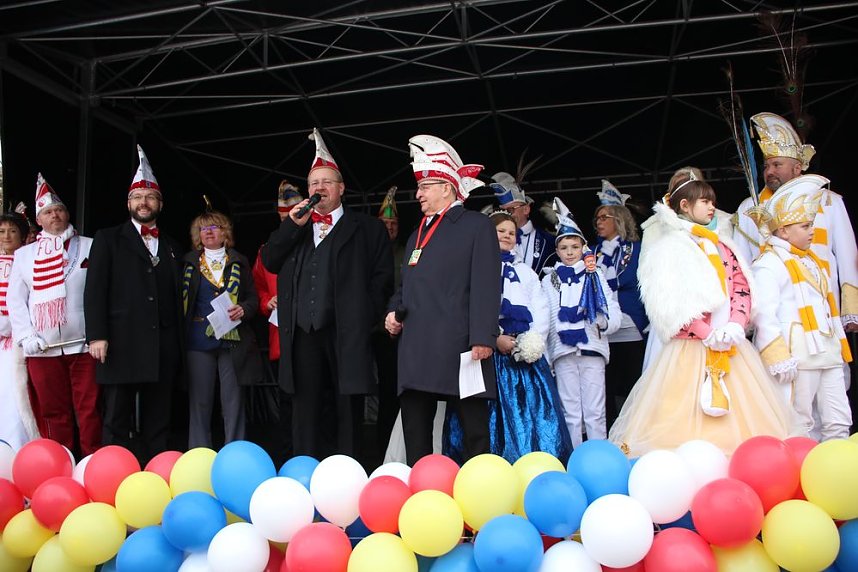 Rosenmontag auf dem Markt Sondershausen