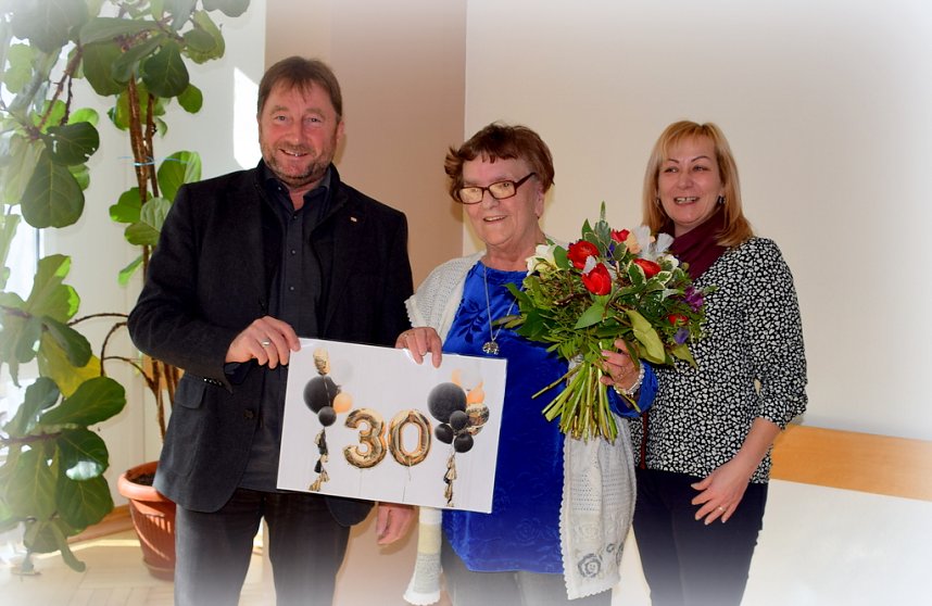 30 Jahre im Heim - Maria Hoppe wurde zu ihrem Jubil&auml;um gratuliert