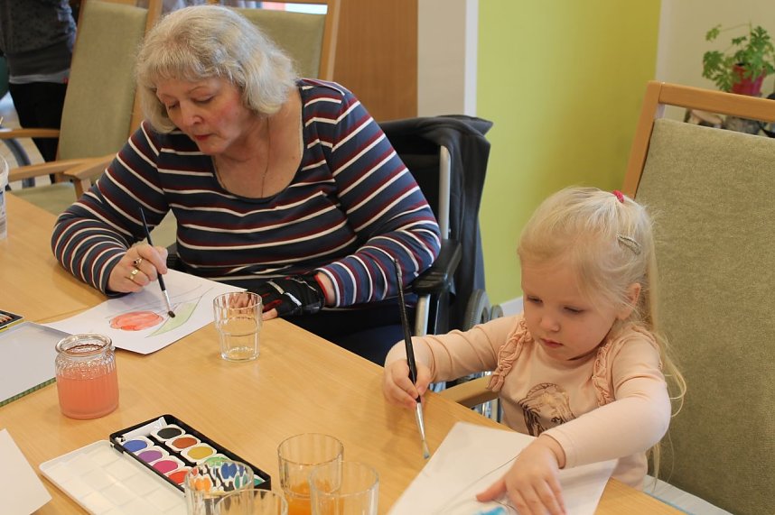 Fr&uuml;hling gemeinsam begr&uuml;&szlig;t