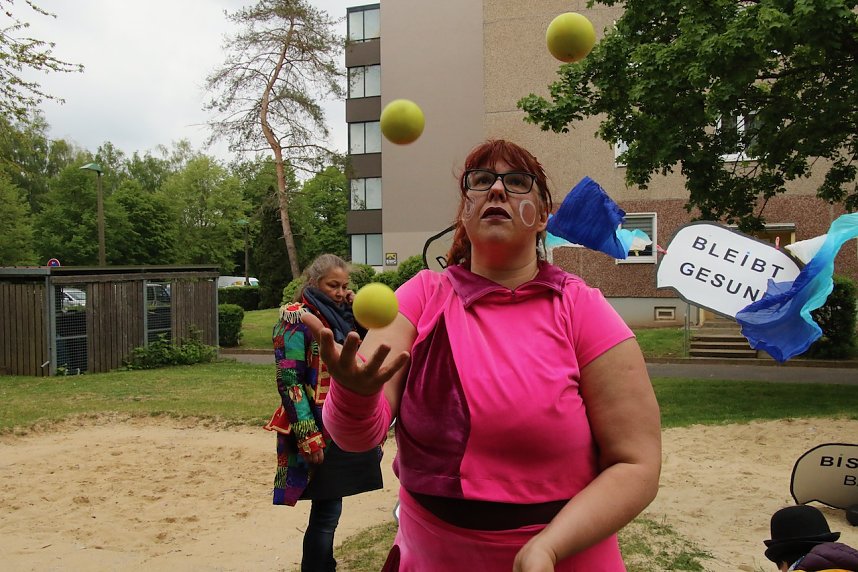Die erste Runde "unter Balkonen" in Salza
