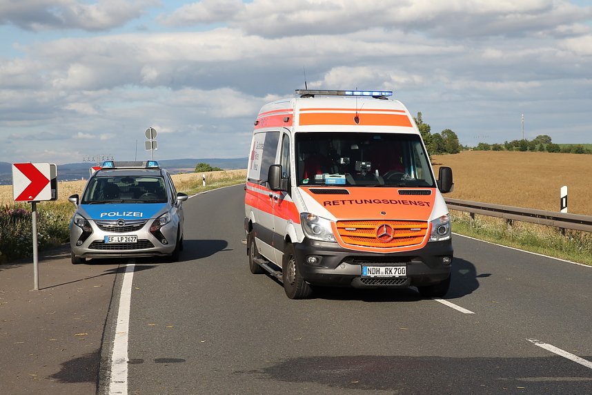 Ein Strohfeuer auf der Landstra&szlig;e