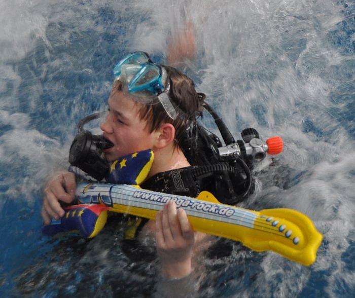 Mega-Poolparty im Badehaus