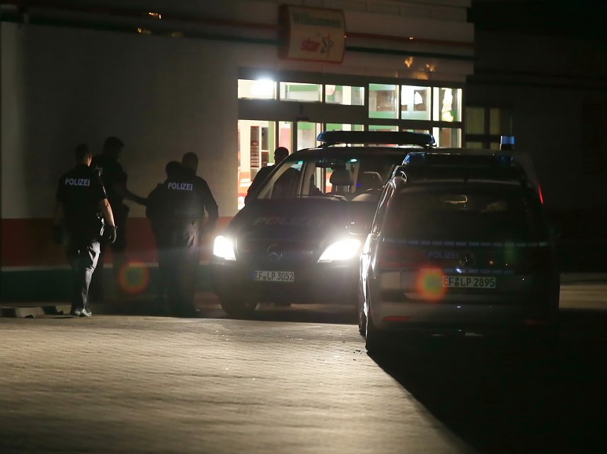 Auf frischer Tat ertappt - in der Nacht von Samstag zu Sonntag versuchte ein Einbrecher die Star-Tankstelle zu berauben