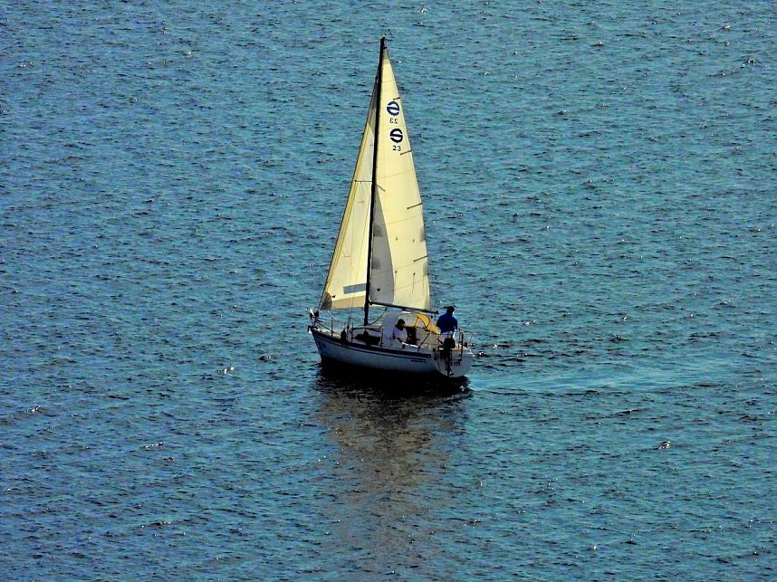Peter Blei unterwegs am Roten Turm von Pouch
