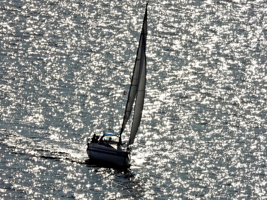Peter Blei unterwegs am Roten Turm von Pouch